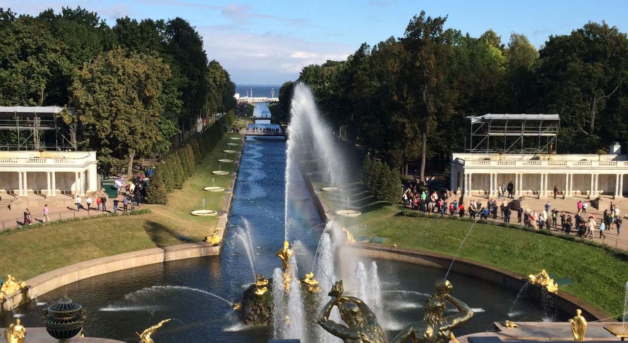 Обзорная экскурсия по Петербургу с поездкой к фонтанам Петергофа в г ...