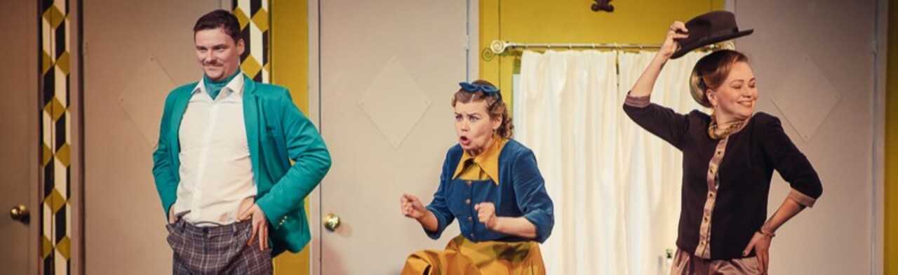 Шум за сценой