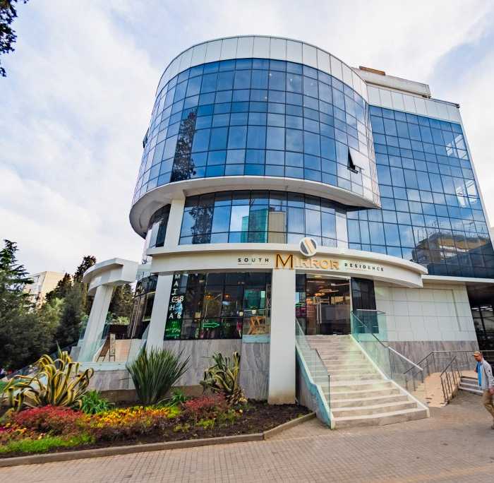 Отели в сочи рядом с вокзалом. Парк ин сочи отель у вокзала. Ул. Железнодорожный вокзал сочи. Адлер ул ленина 113.