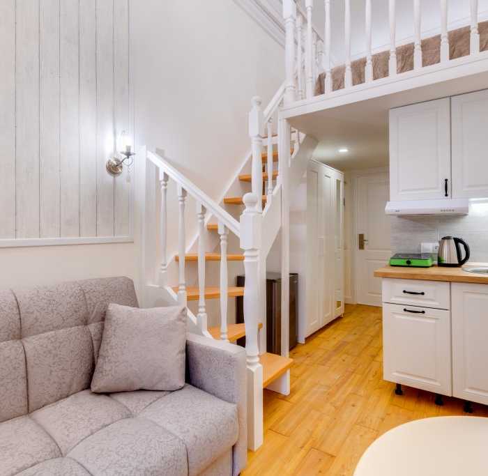 Комната студия в центре. Комната студия в центре. Комната студия в центре. Квартира студио. Комната студия в центре.