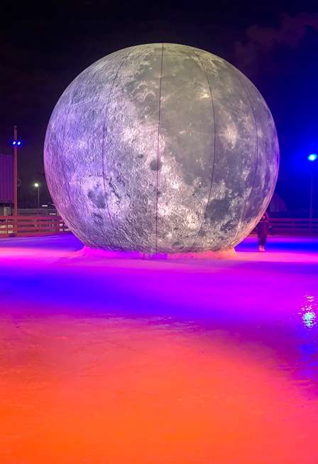 Каток во дворике Планетария 1